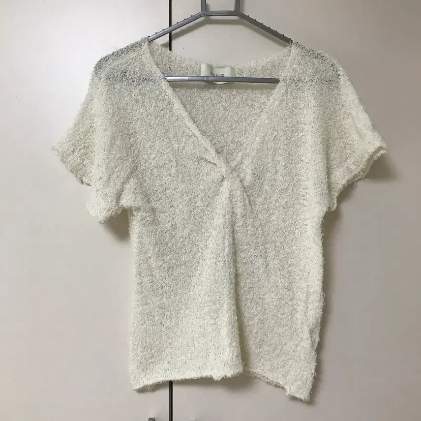 [BUNJANG] Daily Jude V-Neck Twisted Terry Short Sleeve Knit Top / 새) 데일리주드 브이넥 꼬임 테리 반팔 니트