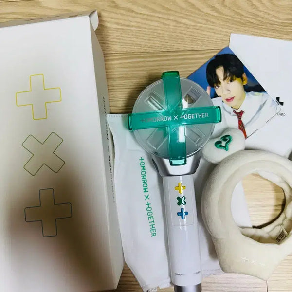 [BUNJANG] TXT Official Lightstick (MOA Bong) Set with Hat / 모아봉 1 세트+ 공식 모아봉 모자