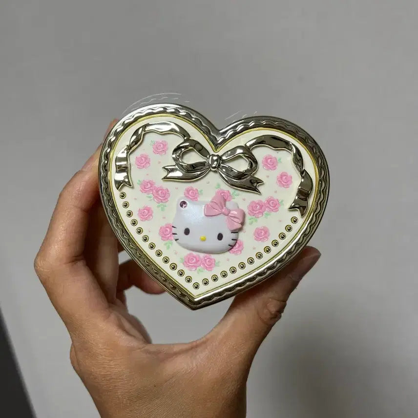 [BUNJANG] Hello Kitty Heart Powder Case Yellow / 헬로키티 하트 파우더 케이스 옐로우