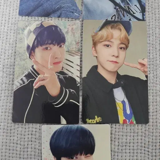 [BUNJANG] ATEEZ 2022 Season's Greetings Photocard Set (5 Members) / ATEEZ 2022 시그 포카 5종