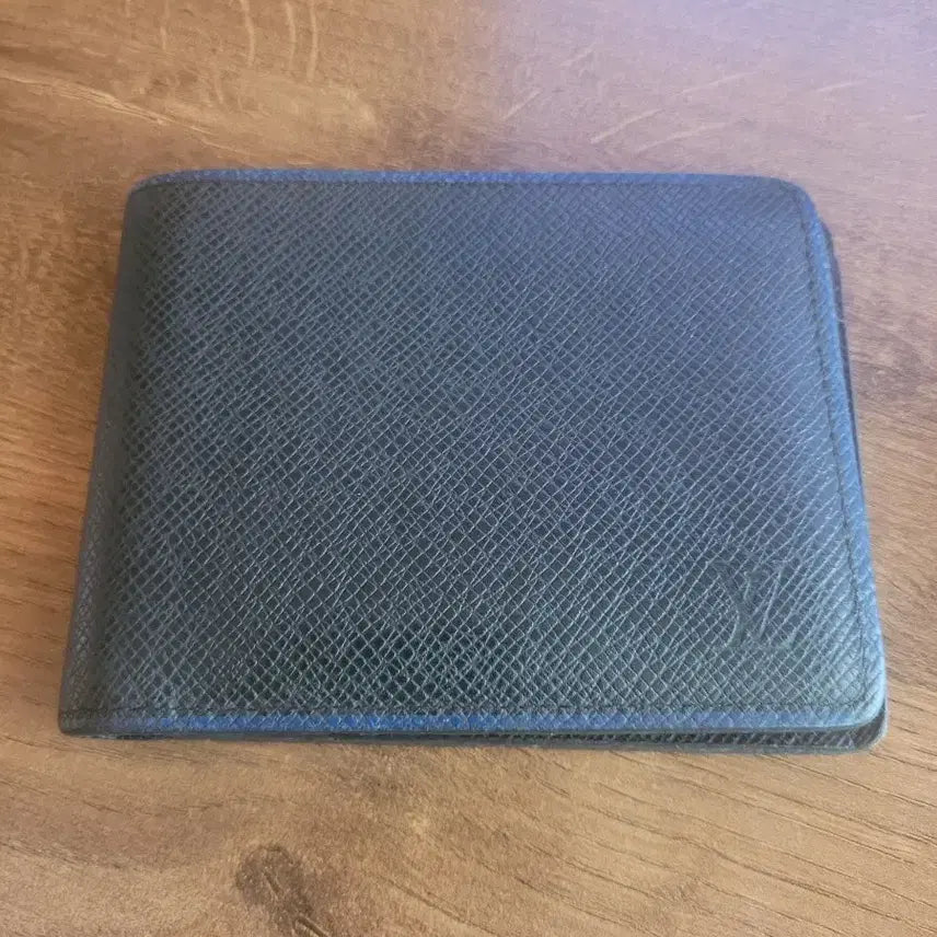 [BUNJANG] Louis Vuitton Taiga Bi-fold Wallet Limited Edition / 루이비통 타이가반지갑 한정판 팝니다