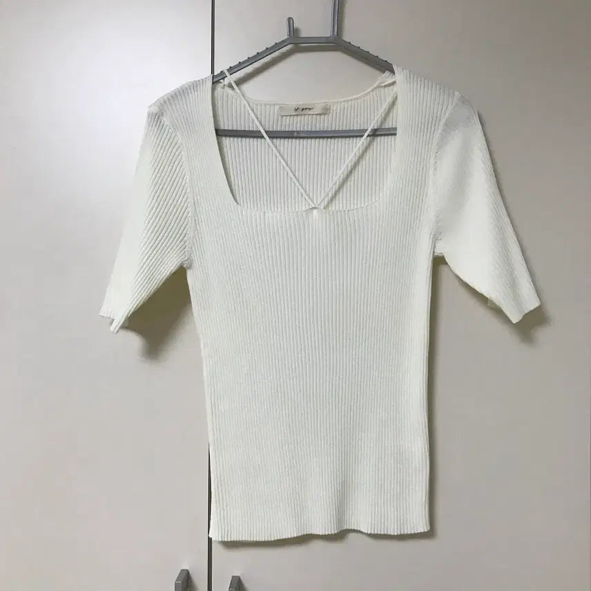 [BUNJANG] If You Ivory Rayon Halter Neck Tie Short Sleeve Knit Top / 새) 이프유 아이보리 레이온 홀터 넥 끈 반팔 니트 if you