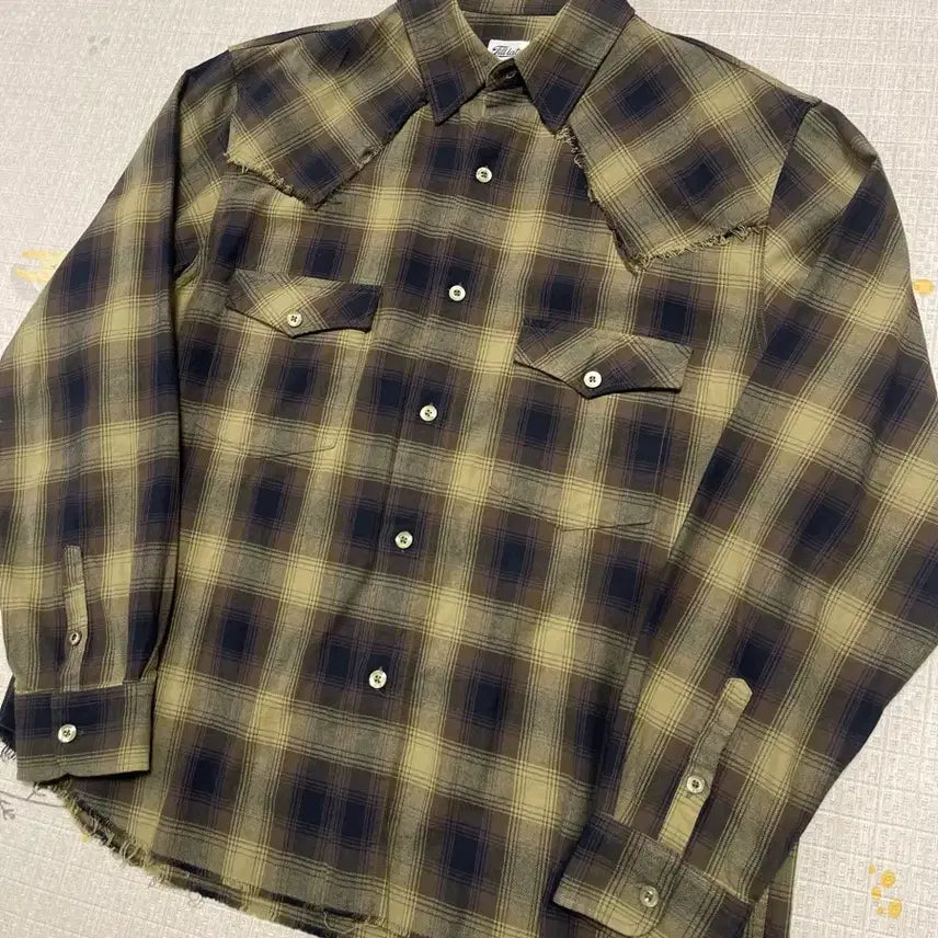 [BUNJANG] Threelight Outcut Shirt Olive XL / 틸레이트 아웃컷 셔츠 올리브 XL