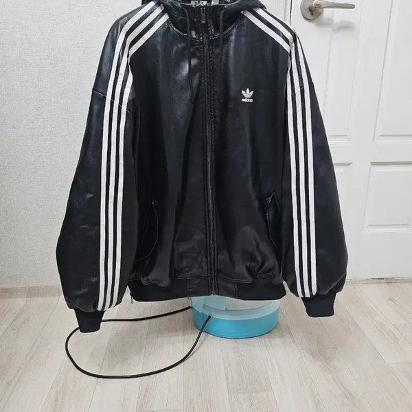 [BUNJANG] Adidas Adilenium Faux Leather Oversized Hoodie Jacket Black/White / (90~110)S 우주매물 아디다스 아딜레니움 포우레더 오버핏 [검흰] 후드자켓