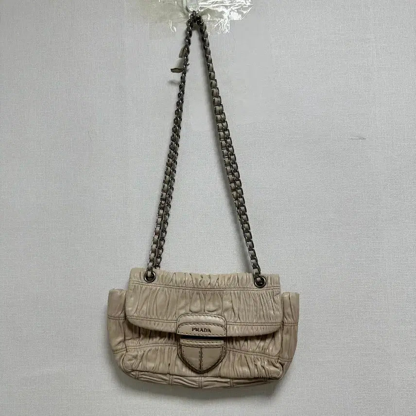 [BUNJANG] Prada Ruched Chain Shoulder Bag Beige / 프라다 셔링 체인 숄더백 베이지