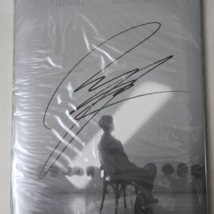 [BUNJANG] BTS RM Solo Autographed Photobook / 방탄소년단 RM 솔로 싸인 포토북
