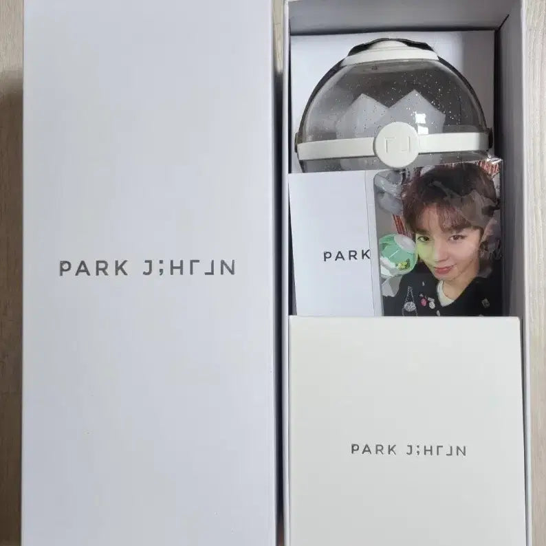 [BUNJANG] Park Jihoon Official Lightstick Photocard Set / 박지훈 응원봉 뽑봉 포카 포함