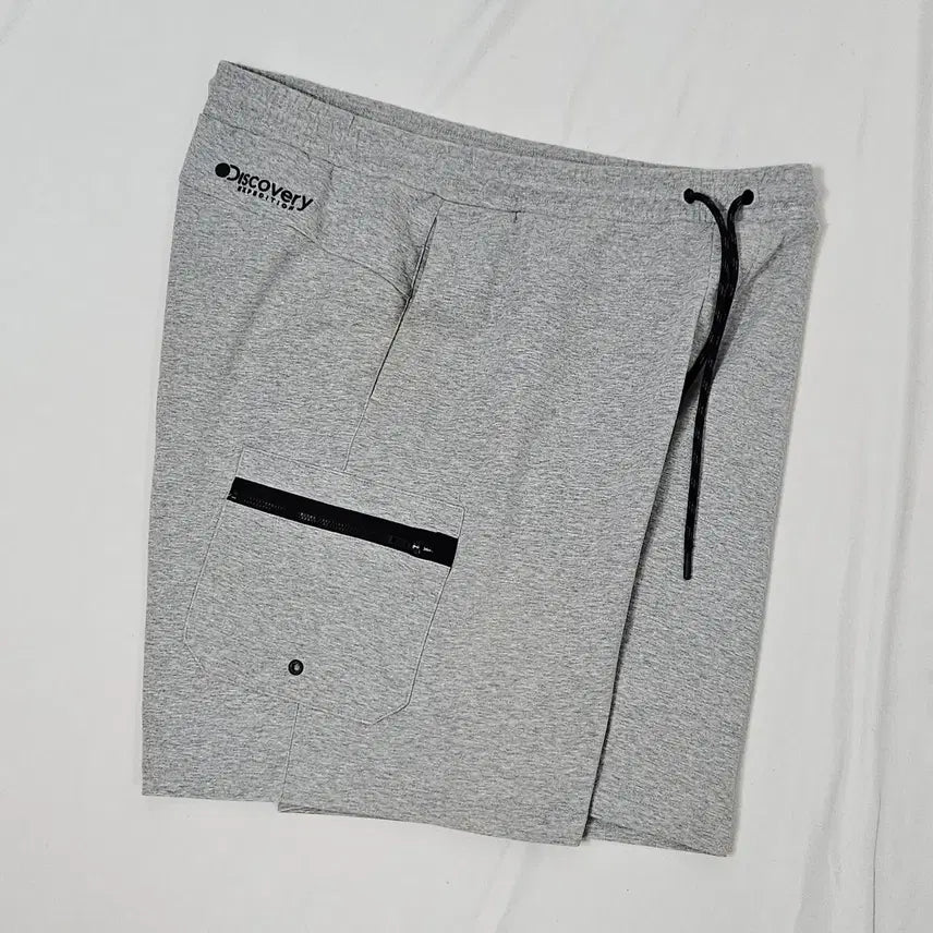 [BUNJANG] Discovery Expedition Cargo Pocket Sweatshorts Shorts Training Banding String Men's Size 38 / 디스커버리 카고포켓 스웻쇼츠 반바지 숏팬츠 트레이닝 밴딩 스트링 남성 38