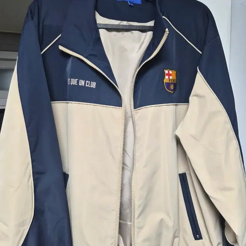 [BUNJANG] FC Barcelona Windbreaker (2XL) and Shorts (L) / FC 바르셀로나 바람막이(2XL)+쇼츠(L)