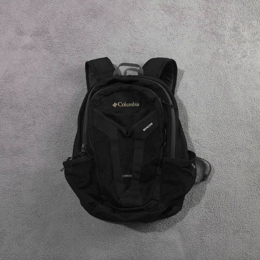 [BUNJANG] Columbia USA Beacon Outdoor Tech Backpack / 컬럼비아 USA 비콘 아웃도어 테크 백팩 (OS)