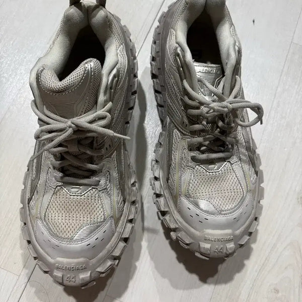[BUNJANG] Balenciaga Defender Sneakers (Size 44) / 발렌시아가 디펜더 44