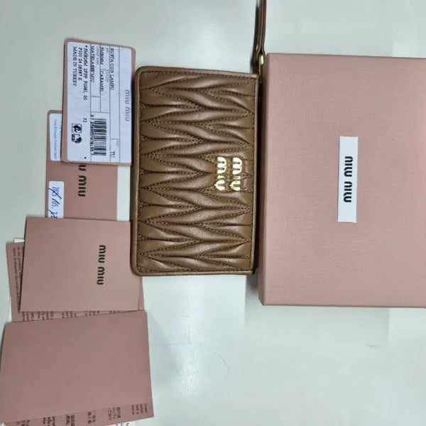 [BUNJANG] Miu Miu Matelassé Zipper Card Holder Camel / 미우미우 마테라쎄 지퍼 카드지갑 (카멜)