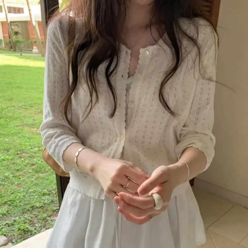 [BUNJANG] Pretty Young Thing (PYT) French Linen Wave Punch Eyelet Lace Knit Cardigan / (택달린새상품) 프리티영띵 프영띵 PYT 프렌치 린넨 물결 펀칭 아일렛 레이스 니트 가디건