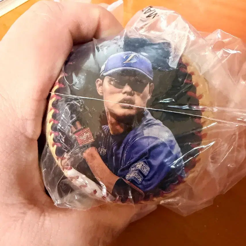 [BUNJANG] Hanwha Eagles Moon Dong-ju 10 Wins Commemorative Baseball / 한화이글스 문동주 10승기념구 판매합니다