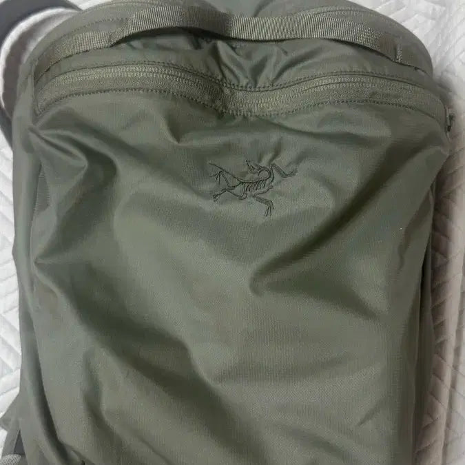 [BUNJANG] Arc'teryx Heliadis 15 Backpack - Porridge / 아크테릭스 헬리아디스 15 백팩 포리지