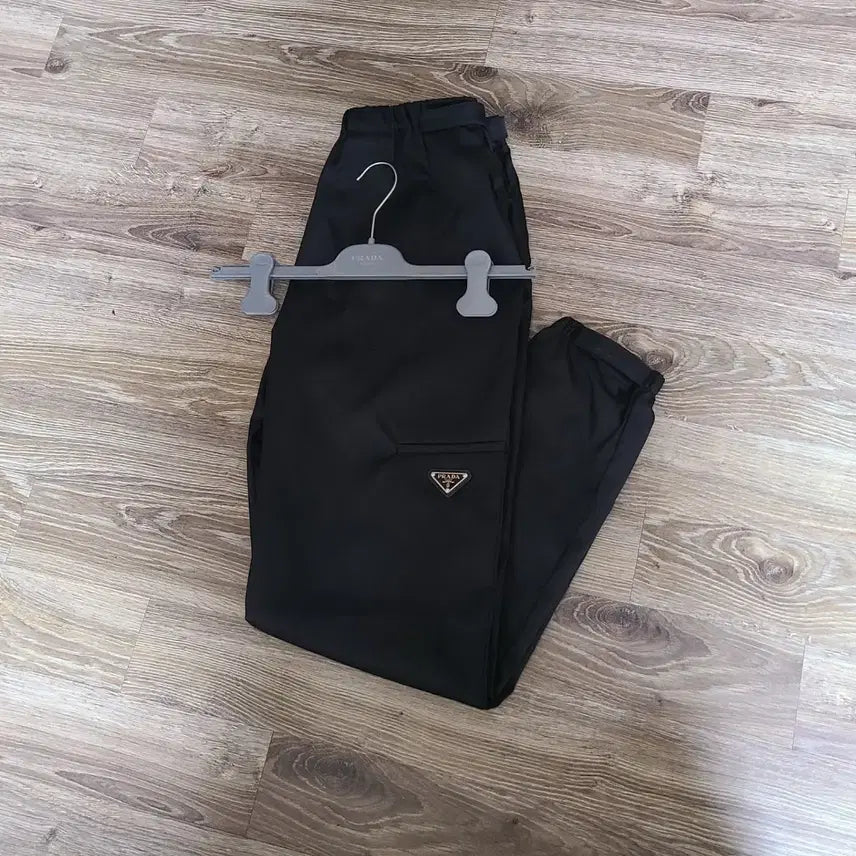 [BUNJANG] Prada Nylon Jogger Pants / 새상품급)프라다 나일론 조거팬츠 명품 프라다트레이닝복츄리닝