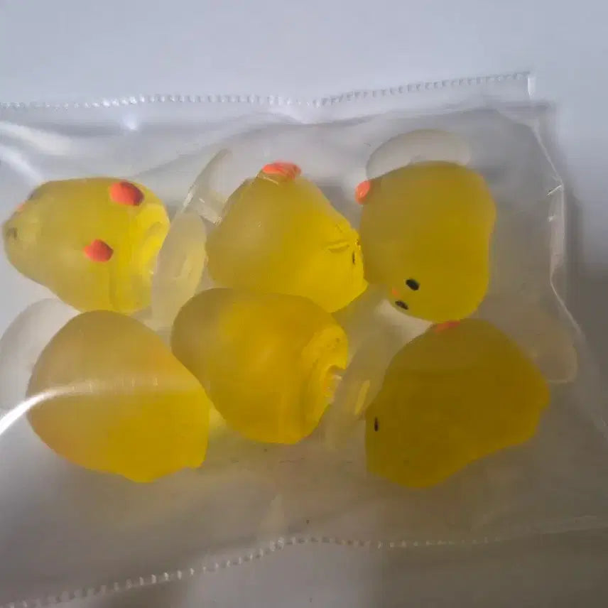 [BUNJANG] Glow-in-the-Dark Chick Jibbitz (Set of 6) / 야광(효과 미미)병아리 지비츠 6알
