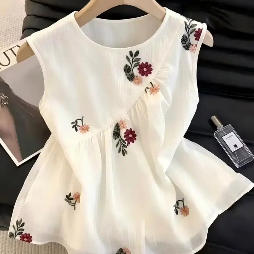 [BUNJANG] Embroidered Sleeveless Blouse - White / 자수 민소매 블라우스 화이트