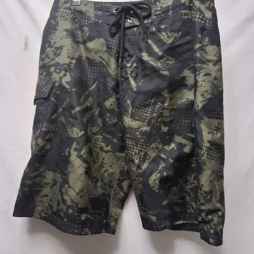 [BUNJANG] Camouflage Cargo Shorts / 카모플라주 반바지 28인지