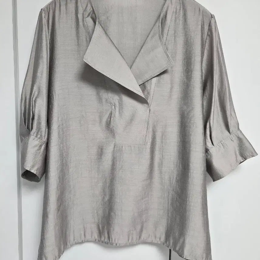 [BUNJANG] Modal Blouse - Size M (66) / 모달 블라우스 M (66) 새상품