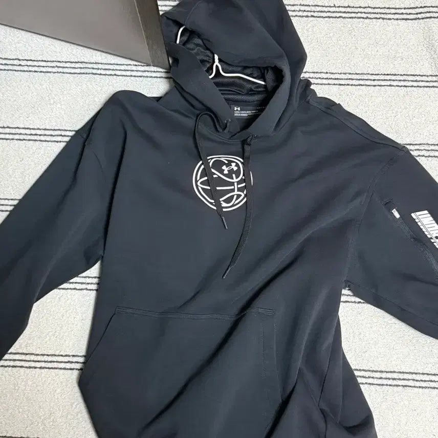 [BUNJANG] Under Armour Black Hoodie / 언더아머 후드티