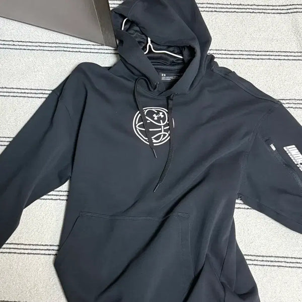 [BUNJANG] Under Armour Black Hoodie / 언더아머 후드티