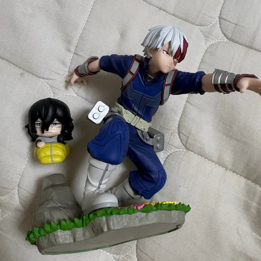 [BUNJANG] Todoroki Shoto & Aizawa Shouta Figure Bundle / 토도로키 세가 피규어 아이자와 가챠일괄