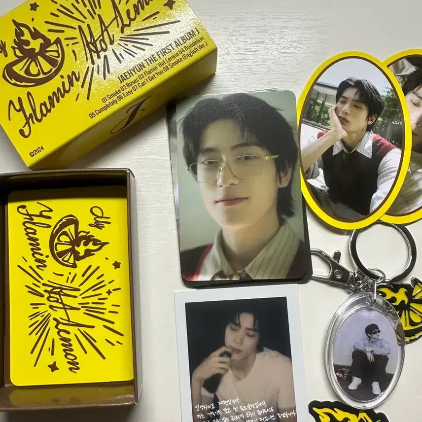 [BUNJANG] NCT127 Jaehyun J Smoke Album Keychain / nct127 엔시티 재현 J 스모크 앨범 키링 앨범 양도