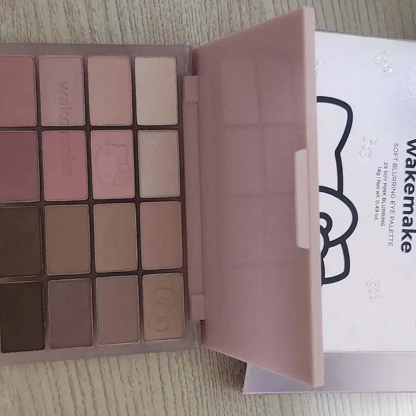 [BUNJANG] WakeMake Soy Pink Blurring #29 / 헬로키티 29호 소이핑크블러링 웨이크메이크