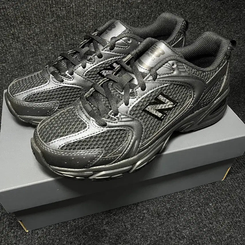 [BUNJANG] New Balance 530 All Black Mesh Unisex Running Shoes / 뉴발란스 530 올블랙 메쉬 남녀공용 런닝화 통기성 좋은 데일리 운동화 새상품