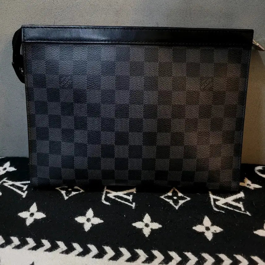[BUNJANG] Louis Vuitton Pochette Voyage Clutch Bag MM / 정품 루이비통 포쉐트 보야주 클러치백 MM (정품검증완료)