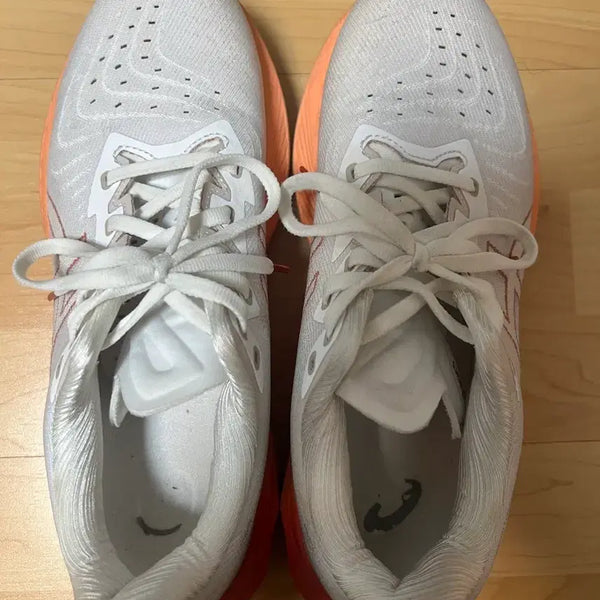 [BUNJANG] Asics NovaBlast 4 Running Shoes (255mm) / 아식스 노바블라스트4 255