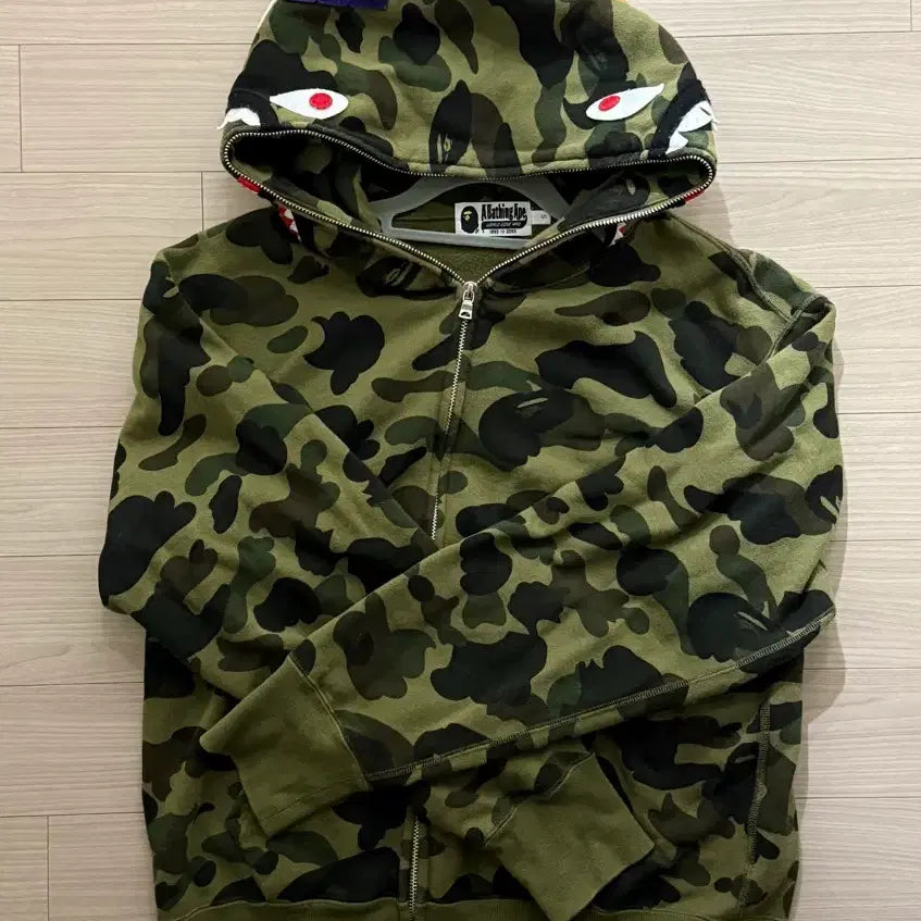 [BUNJANG] BAPE Camo Shark Full Zip Hoodie (Size S) / 베이프 카모 샤크 후드집업 녹계S