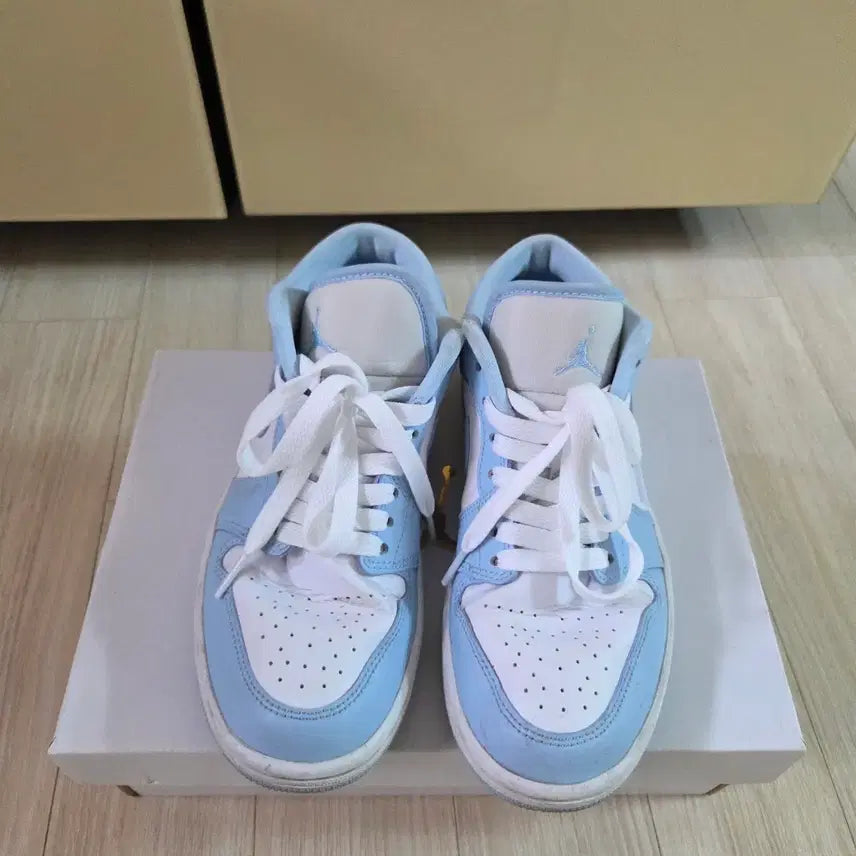 [BUNJANG] Air Jordan 1 Low White Icy Blue Women's / 조던1로우 화이트 아이스블루 W235