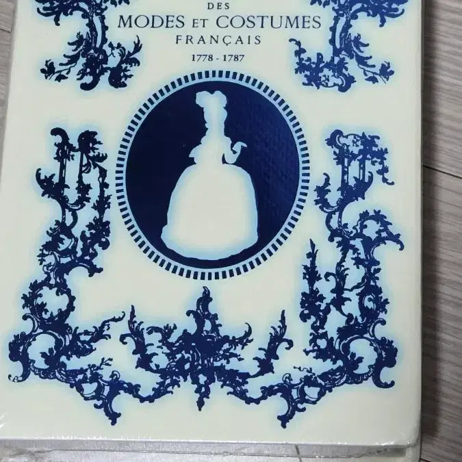 [BUNJANG] Rococo Fashion Collection Book / 비공식 출판 공방 갤러리 데 모드 프랑스 로코코 유행 복식 모음집