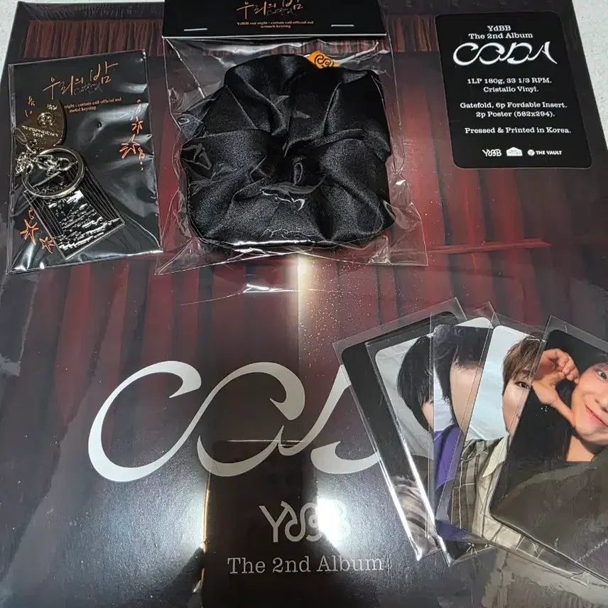 [BUNJANG] Yudabin Band CODA The 2nd Album LP Bundle Set with Black Scrunchie, Keychain, and Photocard / 유다빈밴드 CODA The 2nd Album LP + 블랙 곱창 밴드 + 키링 + 포토카드