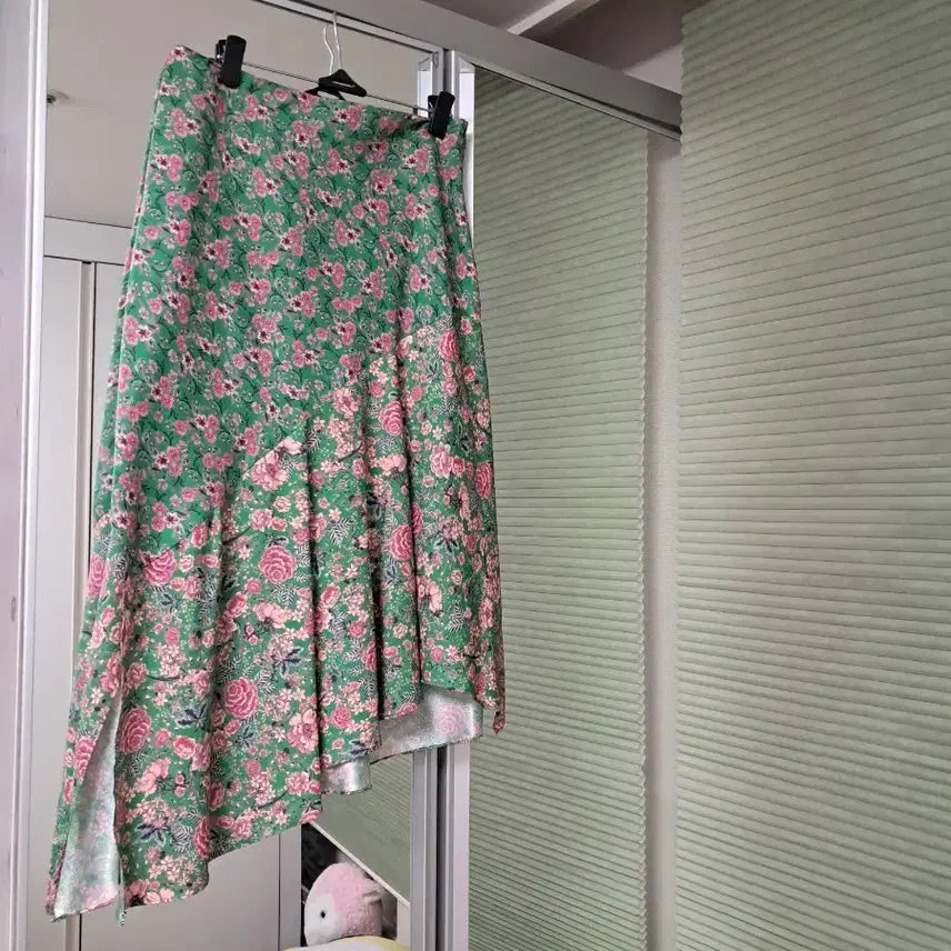 [BUNJANG] Sisley Asymmetrical Long Skirt Floral Pattern / 시슬리 언발 롱스커트 듀엘지컷에고이스트보브