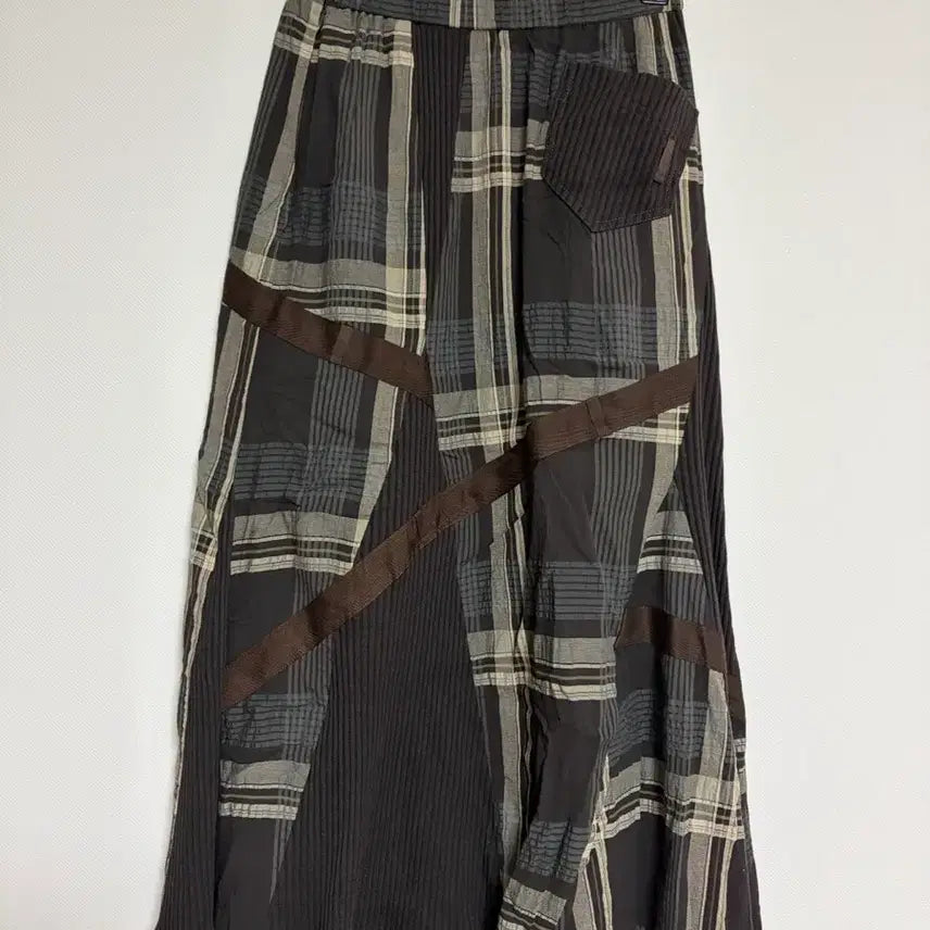 [BUNJANG] Kamome Sanjang Check Skirt / 카모메산장 체크 스커트