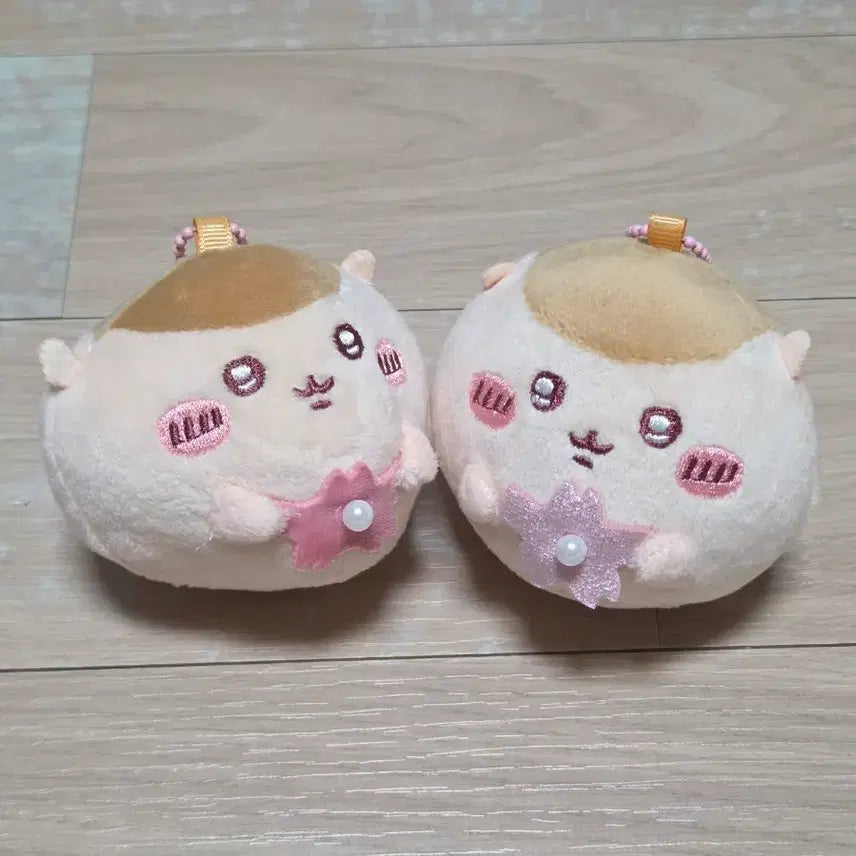 [BUNJANG] Mon-Jjak-Gwi "Kurimanju" Cherry Blossom Keychain / 먼작귀 캐릭터 키링 벚꽃 쿠리만쥬