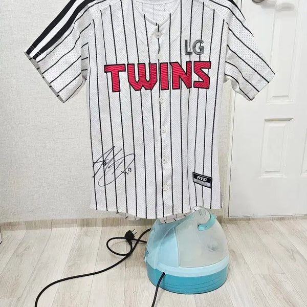 [BUNJANG] ATC LG Twins Oh Ji-hwan Autographed White & Black Jersey / (85~90) ATC LG트윈스 [오지환] 흰검 싸인유니폼