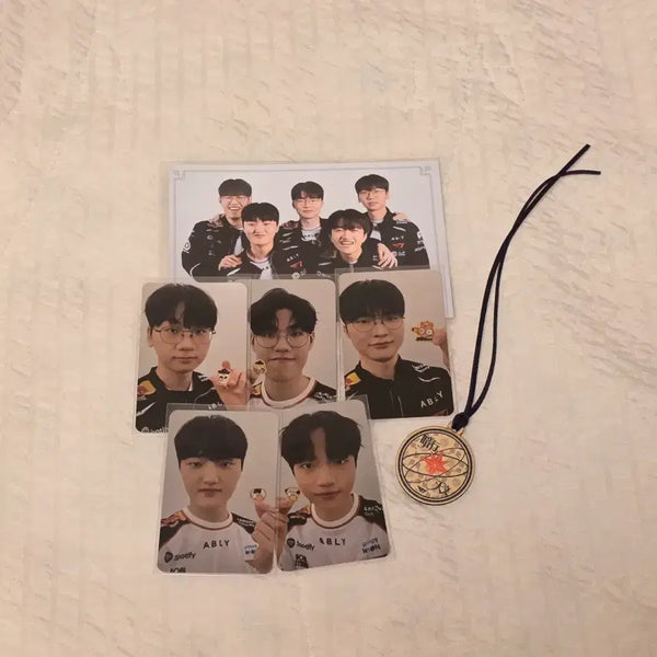 [BUNJANG] T1 Amhaeng Cheonmun Photocard Set + Postcard + Keyring (Doran, Oner, Faker, Ppayz, Keria) / 티원 암행천문 포카세트+엽서+키링 도란 오너 페이커 페이즈 케리아