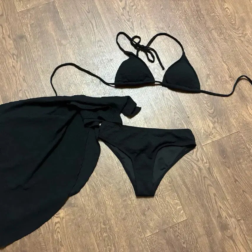 [BUNJANG] Earthjigu Three-Piece Bikini Swimsuit / earthjigu 쓰리피스 비키니 수영복