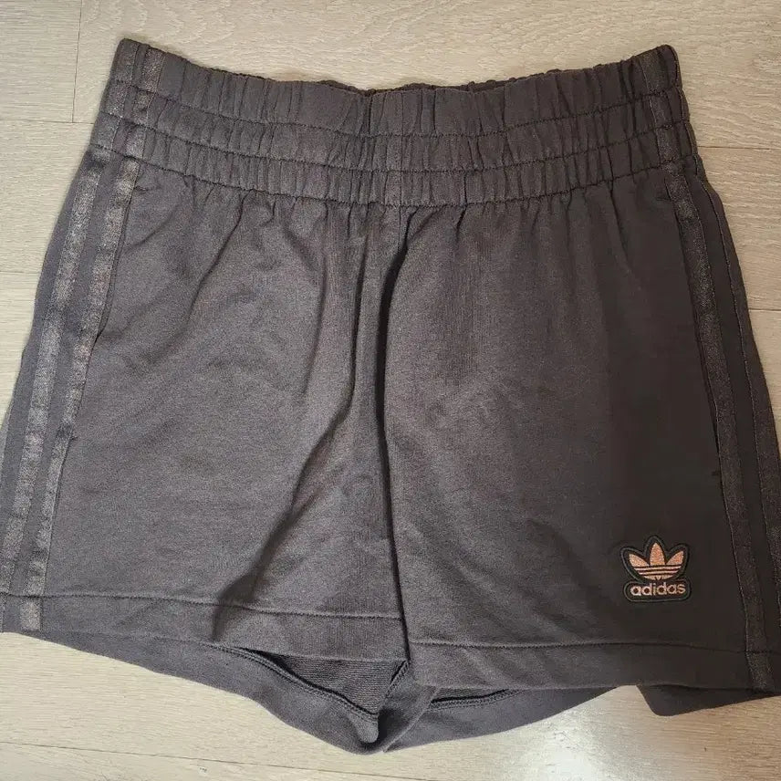 [BUNJANG] Adidas 3-Stripes Short Brown XS / 새상품)xs 아디다스 3 str short 쇼츠 숏츠 반바지 브라운