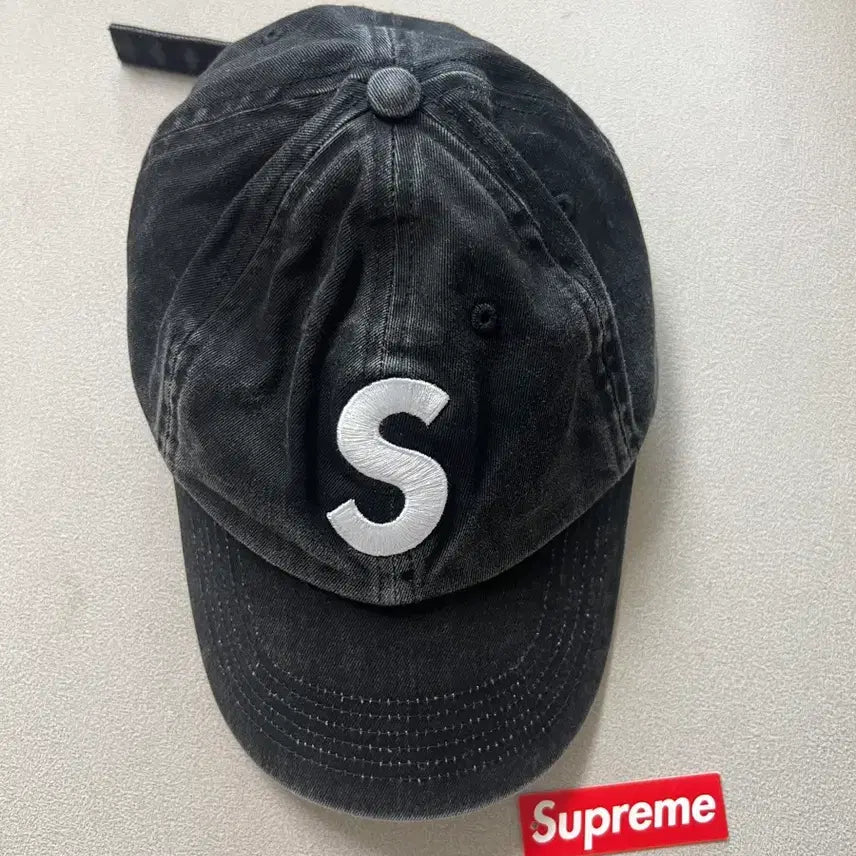 [BUNJANG] Supreme Pigment Coated S Logo 6-Panel Black Cap (SS25) / 슈프림 피그먼트 코티드 s로고 6패널 블랙 (25ss)