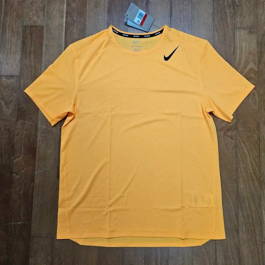 [BUNJANG] Nike Aeroloft Dri-FIT ADV Short-Sleeve Running Top Laser Orange Black - Asia HJ3378-845 / 나이키 에어로스위프트 드라이핏 ADV 숏슬리브 러닝 탑 레이저 오렌지 블랙 - 아시아 HJ3378-845