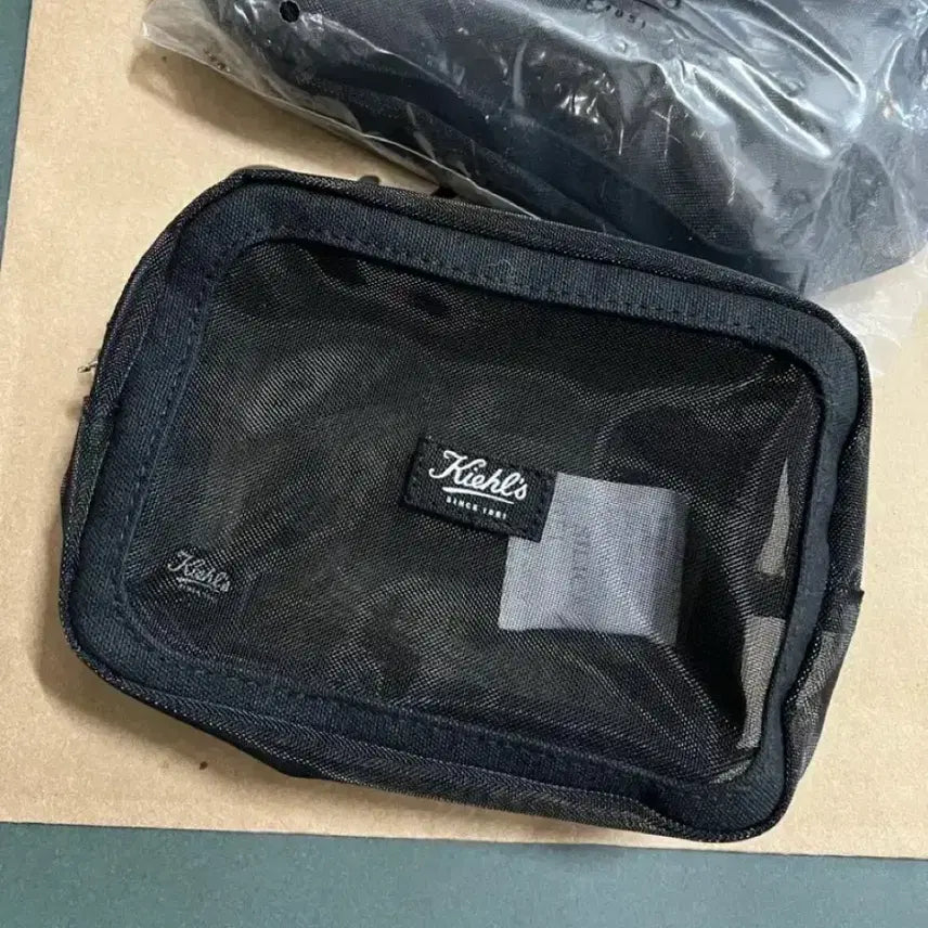[BUNJANG] Kiehl's Black Mesh Pouch / 키엘 블랙 메쉬 파우치