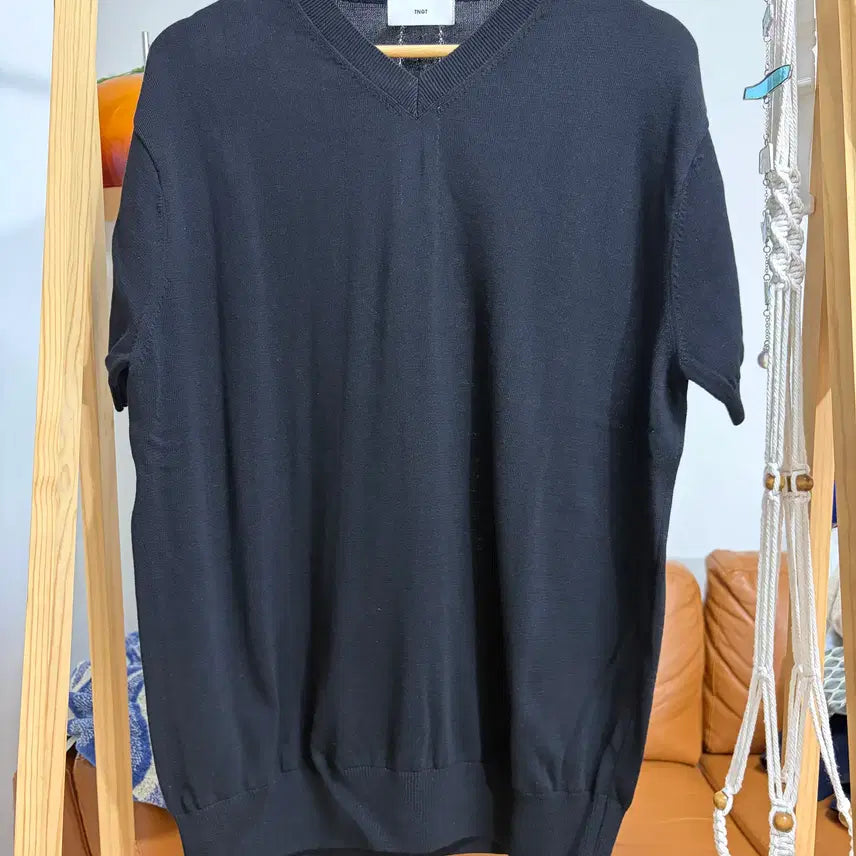 [BUNJANG] TNGT V-Neck Short Sleeve Knit Top - Size M / tngt 티엔지티 반팔니트