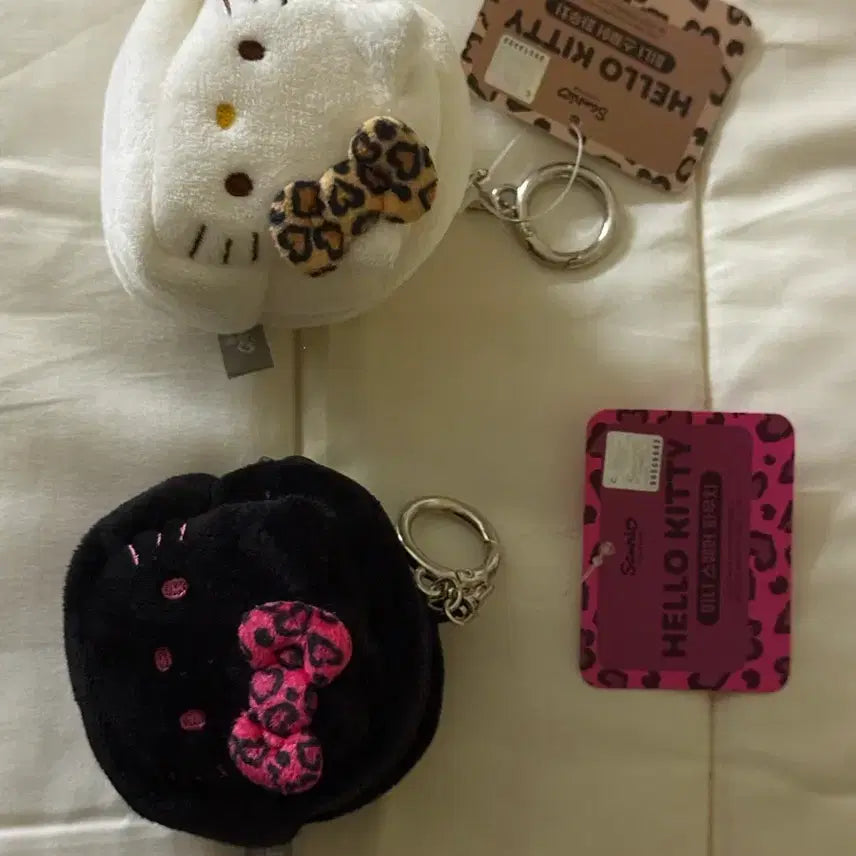 [BUNJANG] Hello Kitty Pouch Keyring Set (White/Black) / 헬로키티 파우치 키링