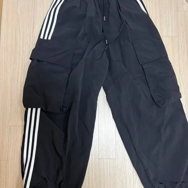 [BUNJANG] Wide Fit Nylon Cargo Jogger Pants / 와이드 나일론 카고 조거 팬츠