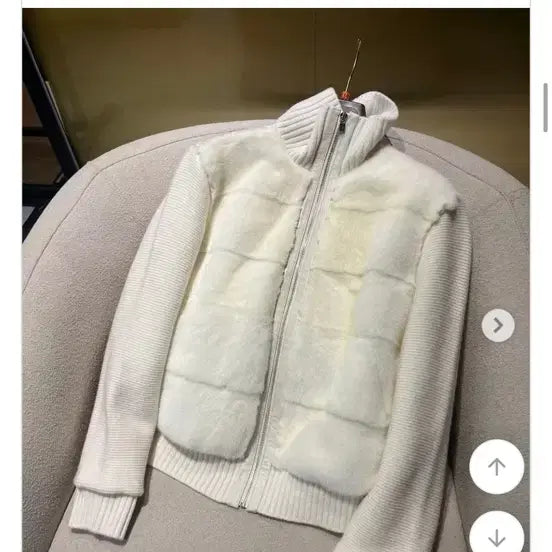 [BUNJANG] Knit Fur Zip-Up Jacket White / 니트 퍼 집업 자켓 화이트